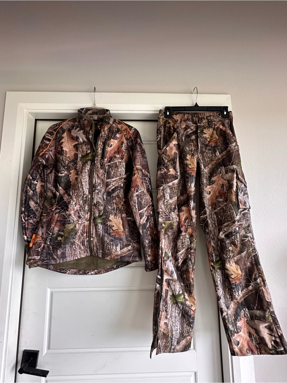 Women’s Realtree-Style Camouflage Jacket and Pants Set - Brown/Green Camo